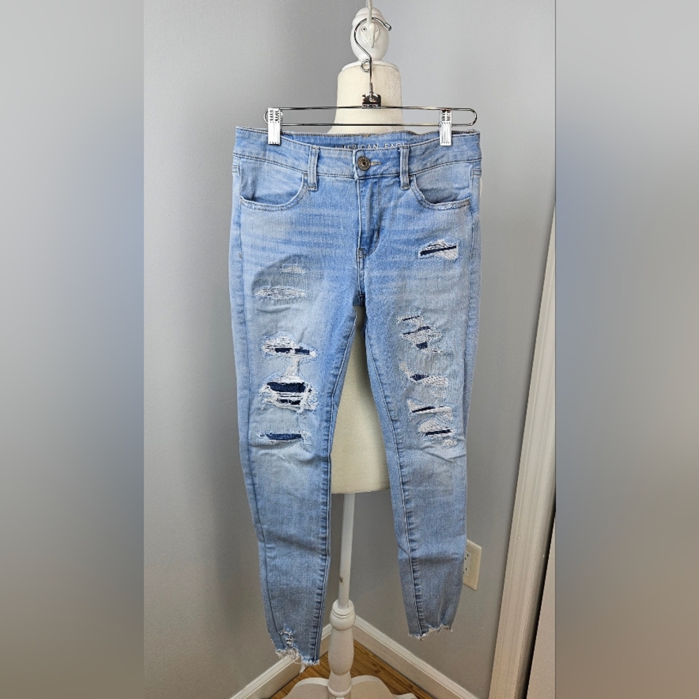 American Eagle Stylish Light Blue Distressed Jeans